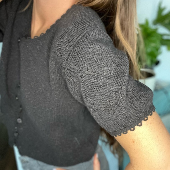 John P knit works 100% cotton made in Greece boxy cropped knit shirt - Picture 5 of 13